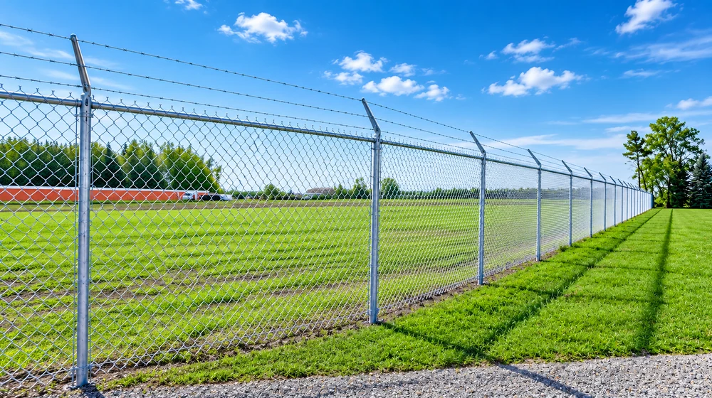 chainlink-fence-1000x560