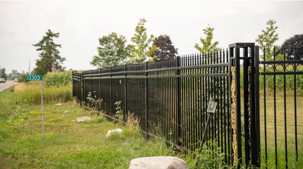 fence-1000x560